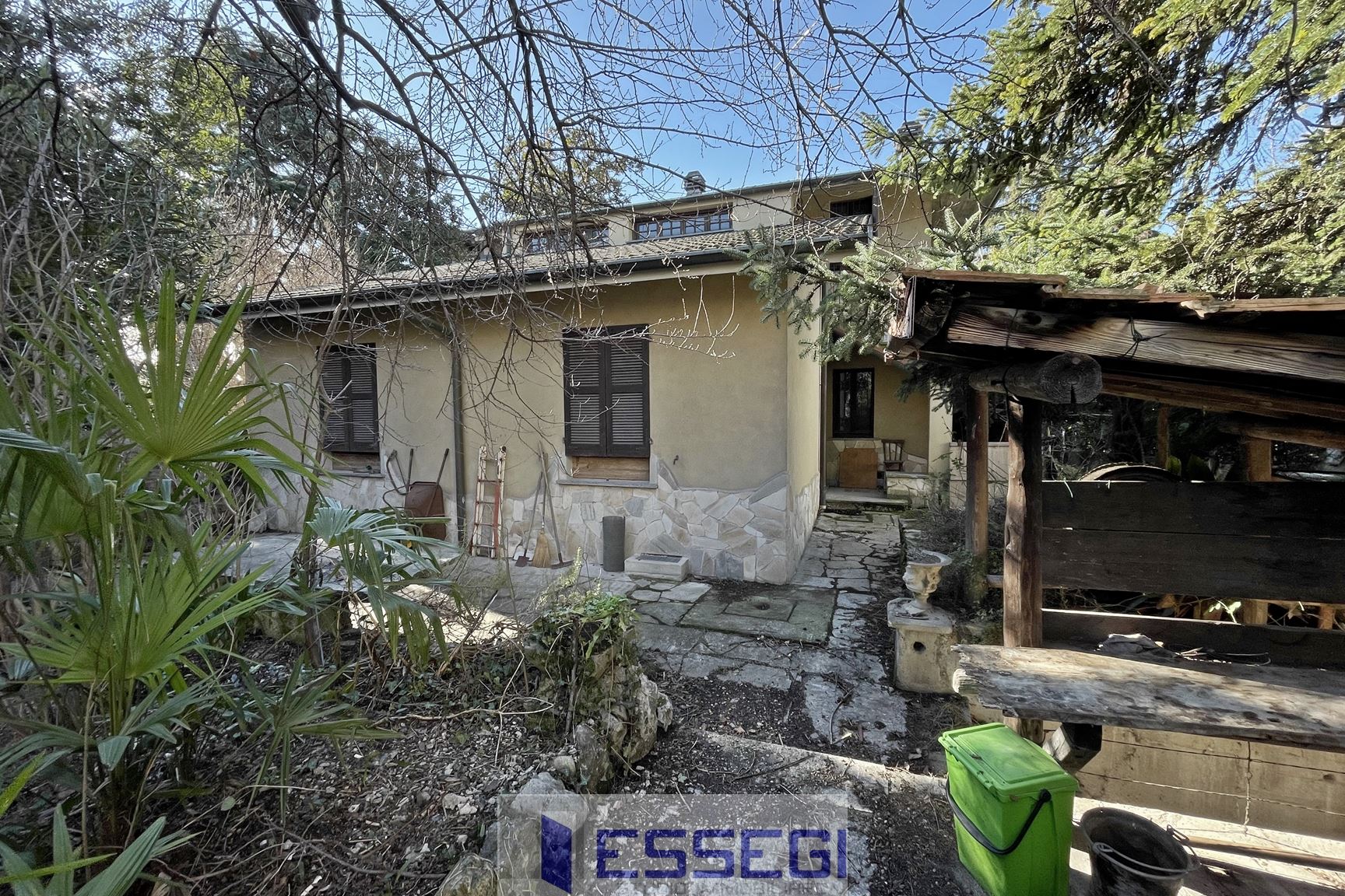 ERBA Casa indipendente bifamiliare